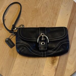 Coach Soho black leather Wristlet Y2K